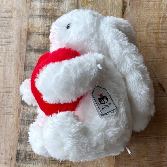NWT Jellycat Bashful Red Heart Love Bunny - Picture 3 of 7